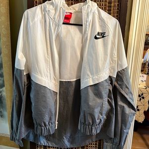 Wind breaker